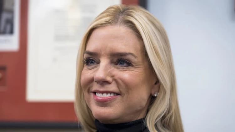 qui est Pam Bondi Nous subissons une vague de réactions négatives suite à la publication des documents Epstein 2026