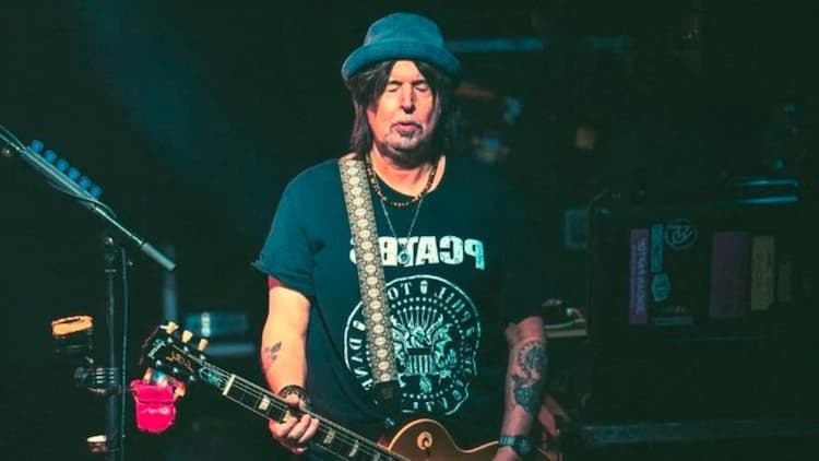 Phil Campbell 