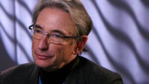 Michael Tilson Thomas La tragédie familiale impliquant les grands-parents et le mari bouleverse les fans du monde entier 2026