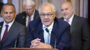 Qui est Barney Frank ? Sa fortune révélée après un retour politique fracassant 2026