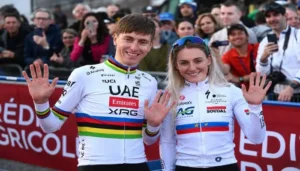 Les rumeurs concernant la petite amie de Pogačar mettent en lumière des détails sur sa fortune et son âge.